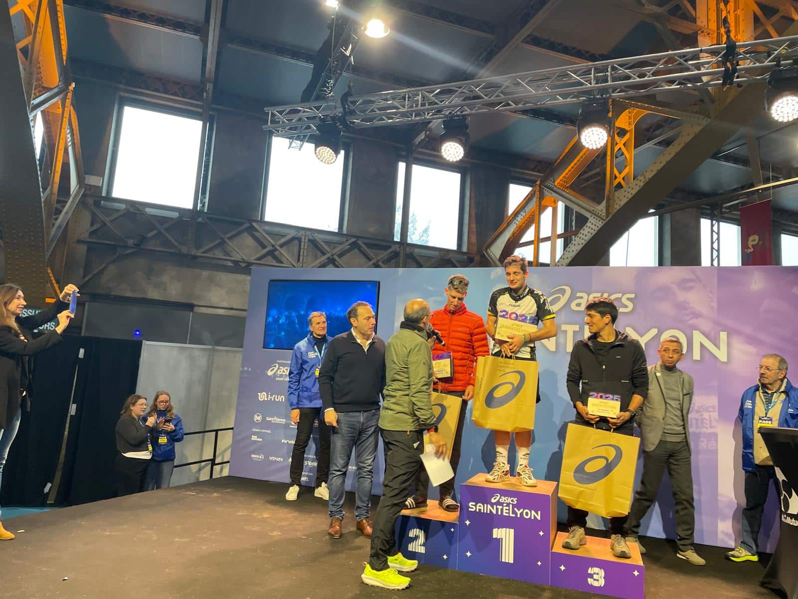 SAINTÉLYON 2025 : Podium à la Hall Tony Garnier. 10 a3e7796c 75ae 4e65 8555 828847de89db