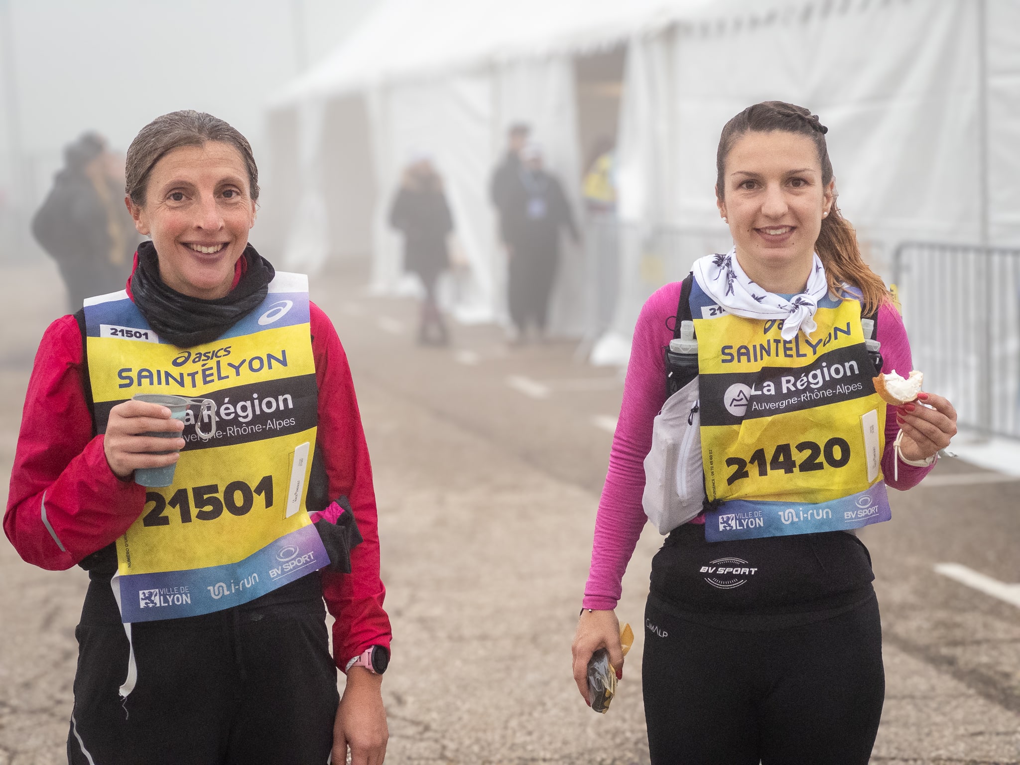 SAINTÉLYON 2025 : des photos à Saint Christo en Jarez 21 des participantes heureuses §